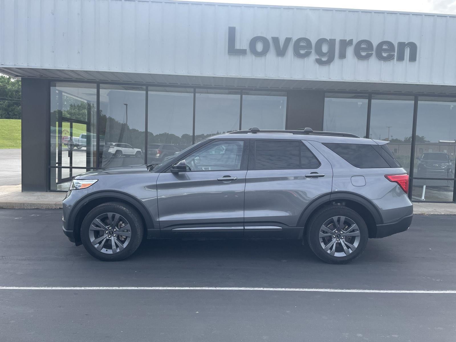 2023 Ford Explorer XLT 4WD's photo