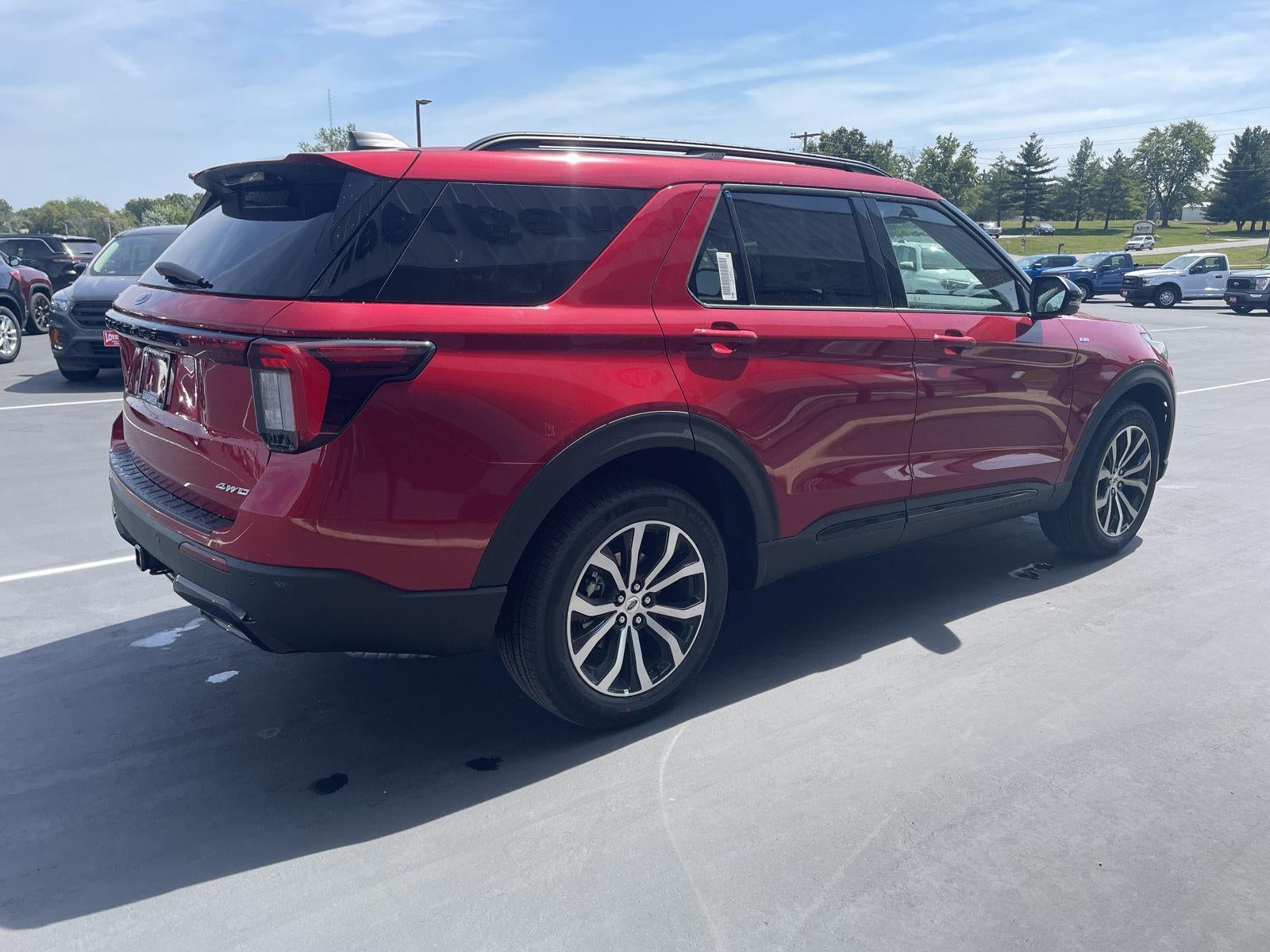2025 Ford Explorer ST-Line