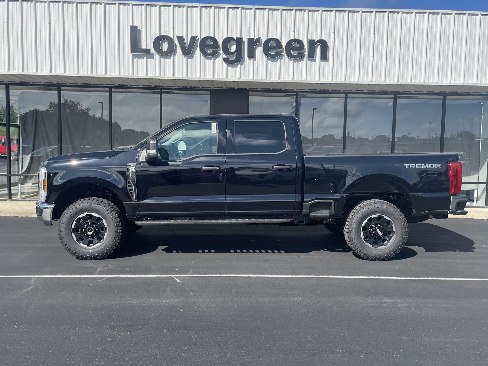 2027 Ford Super Duty F-250 XLT