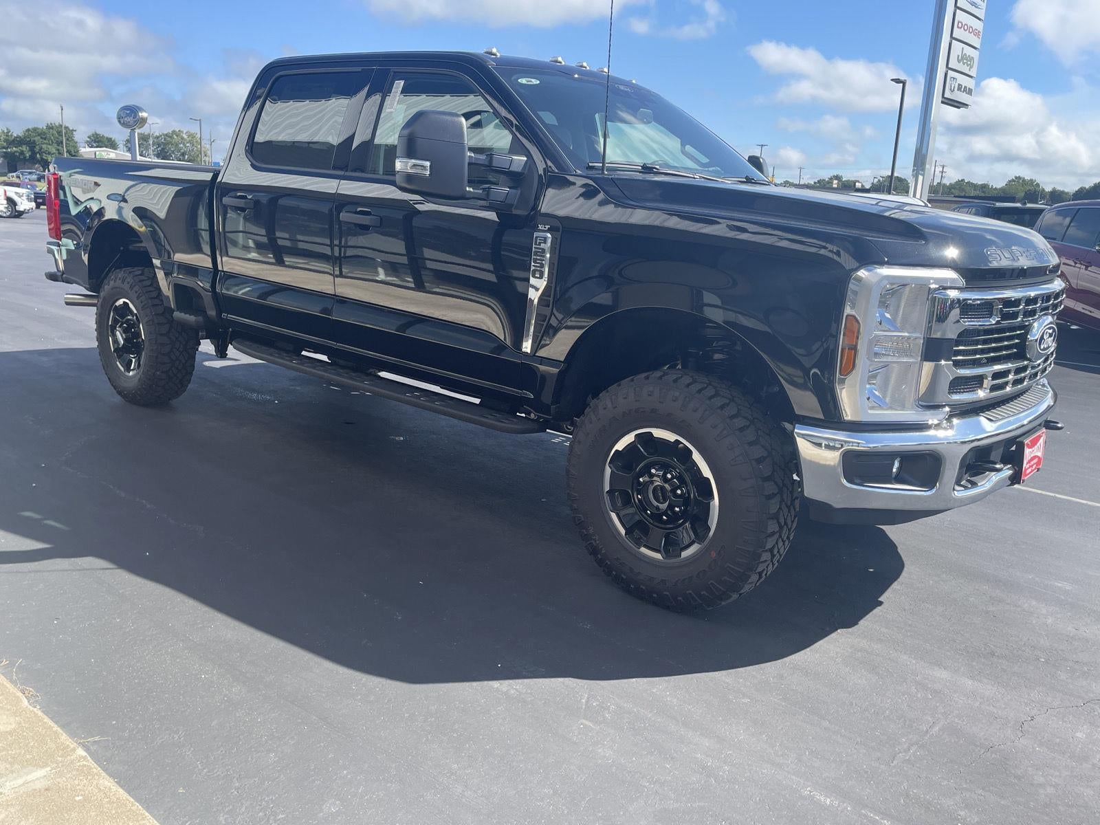 2027 Ford Super Duty F-250 XLT
