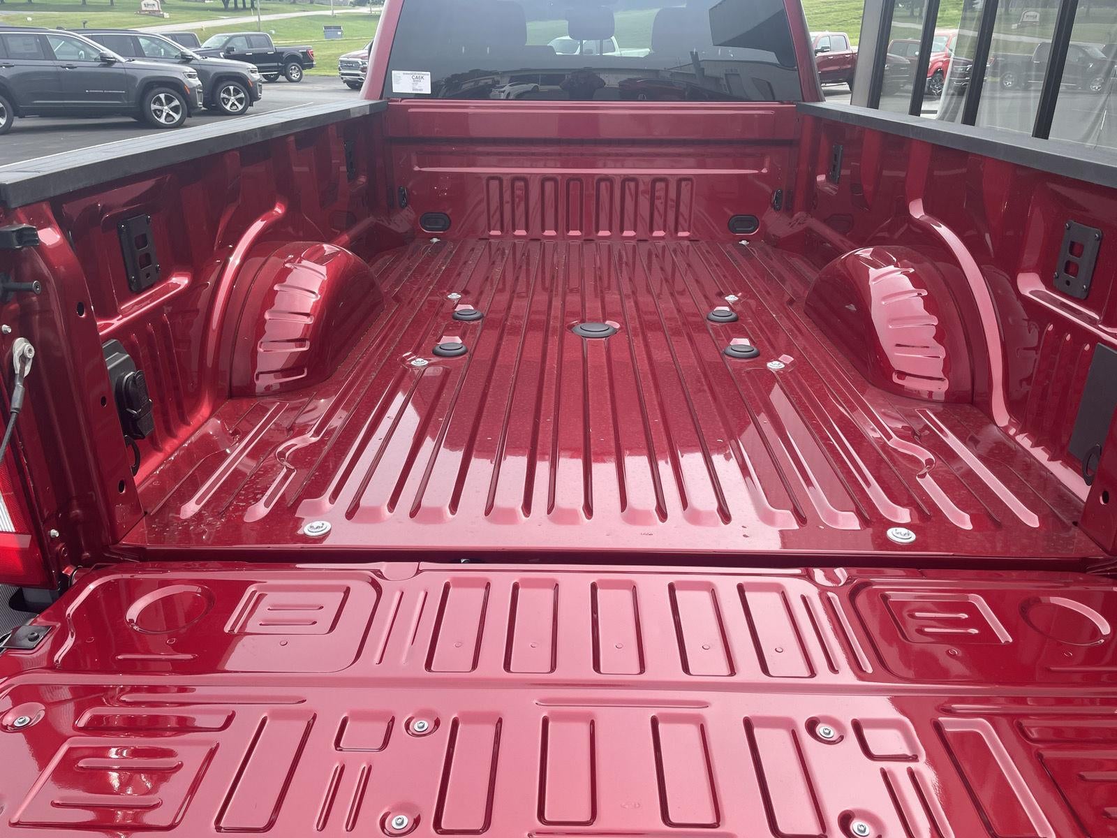 2027 Ford Super Duty F-350 DRW XLT