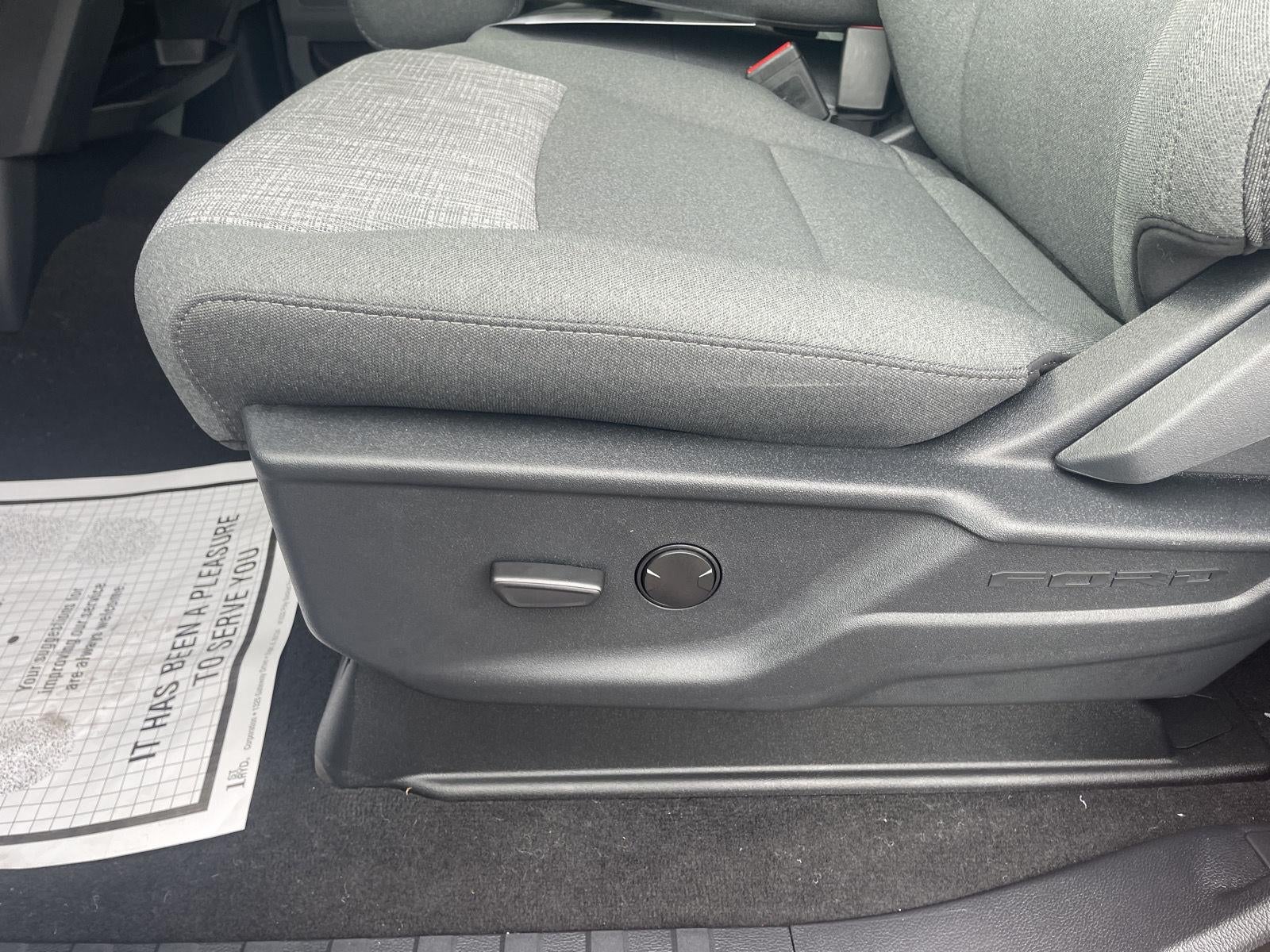 2027 Ford Super Duty F-350 DRW XLT