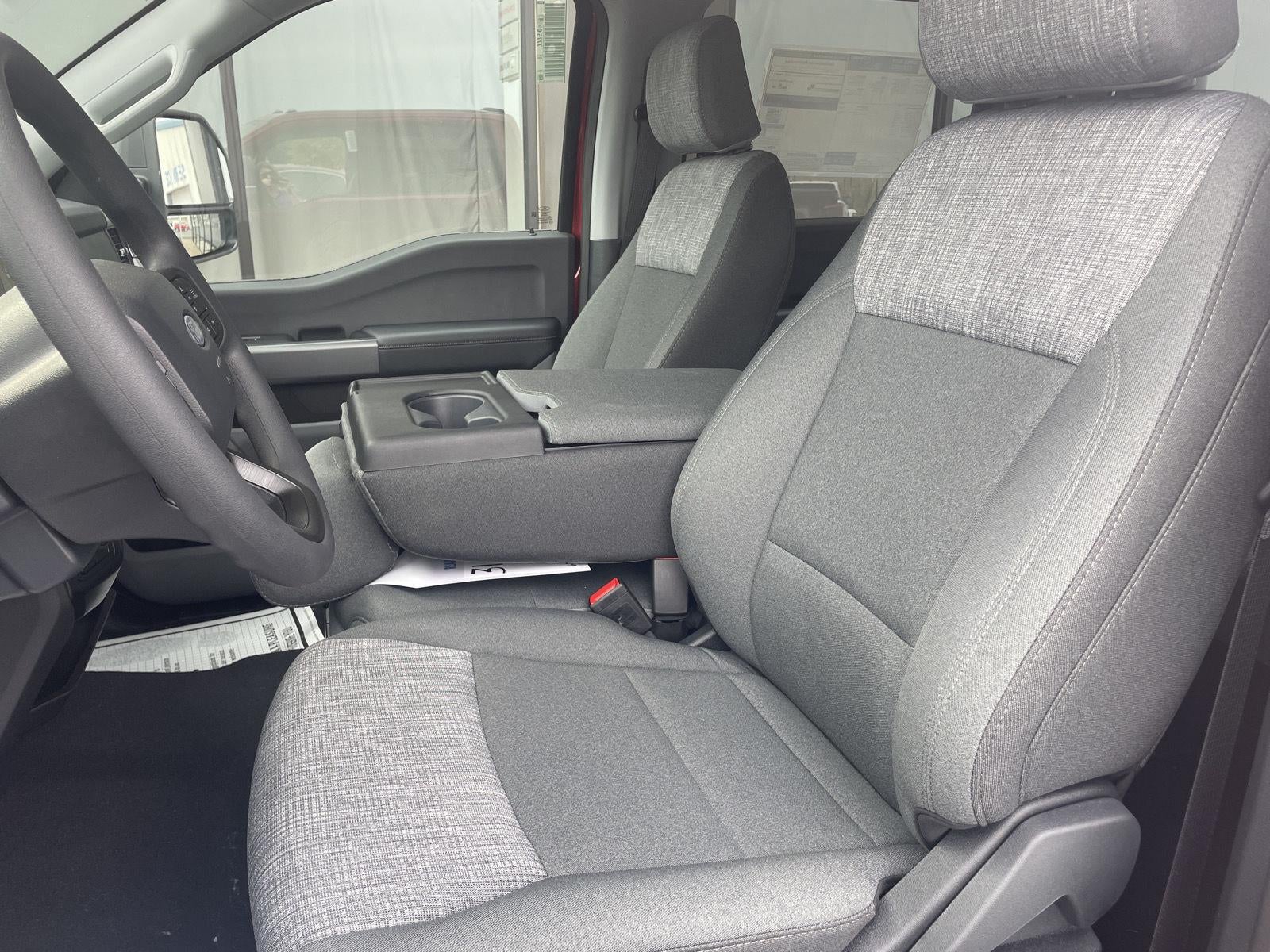 2027 Ford Super Duty F-350 DRW XLT