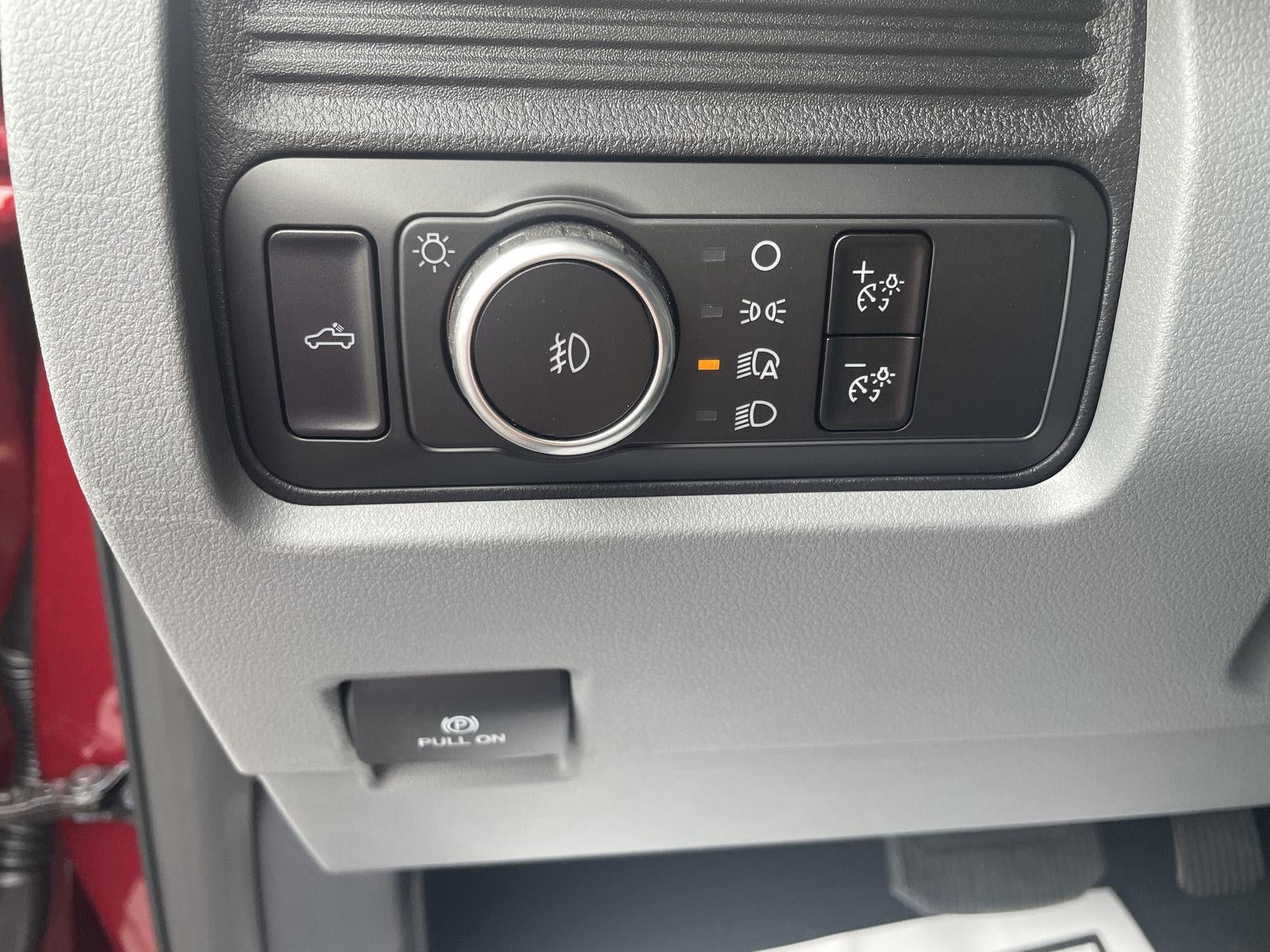 2027 Ford Super Duty F-350 DRW XLT