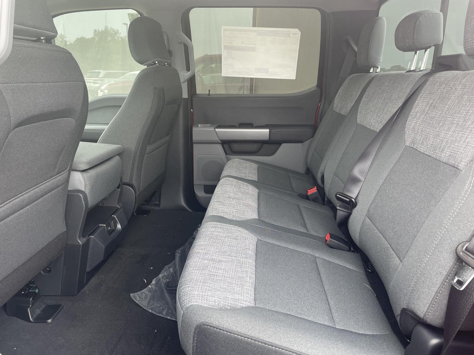 2027 Ford Super Duty F-350 DRW XLT