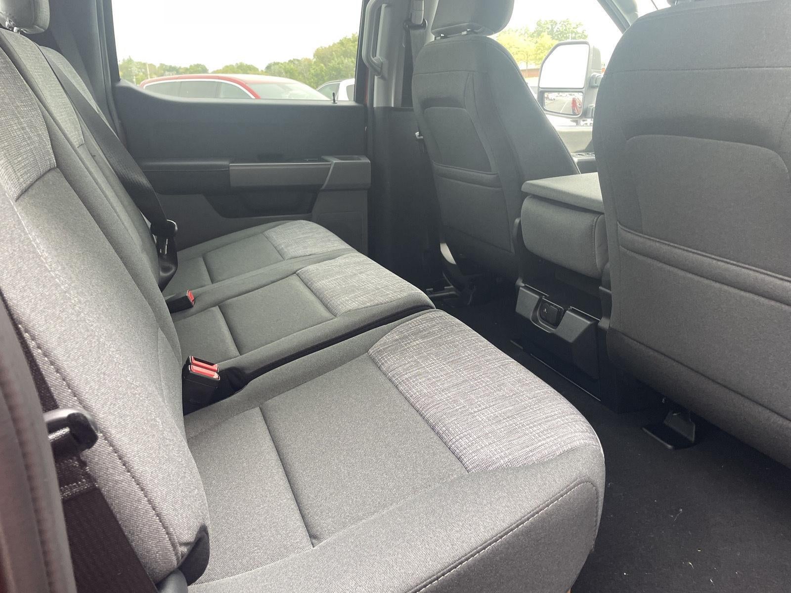 2027 Ford Super Duty F-350 DRW XLT