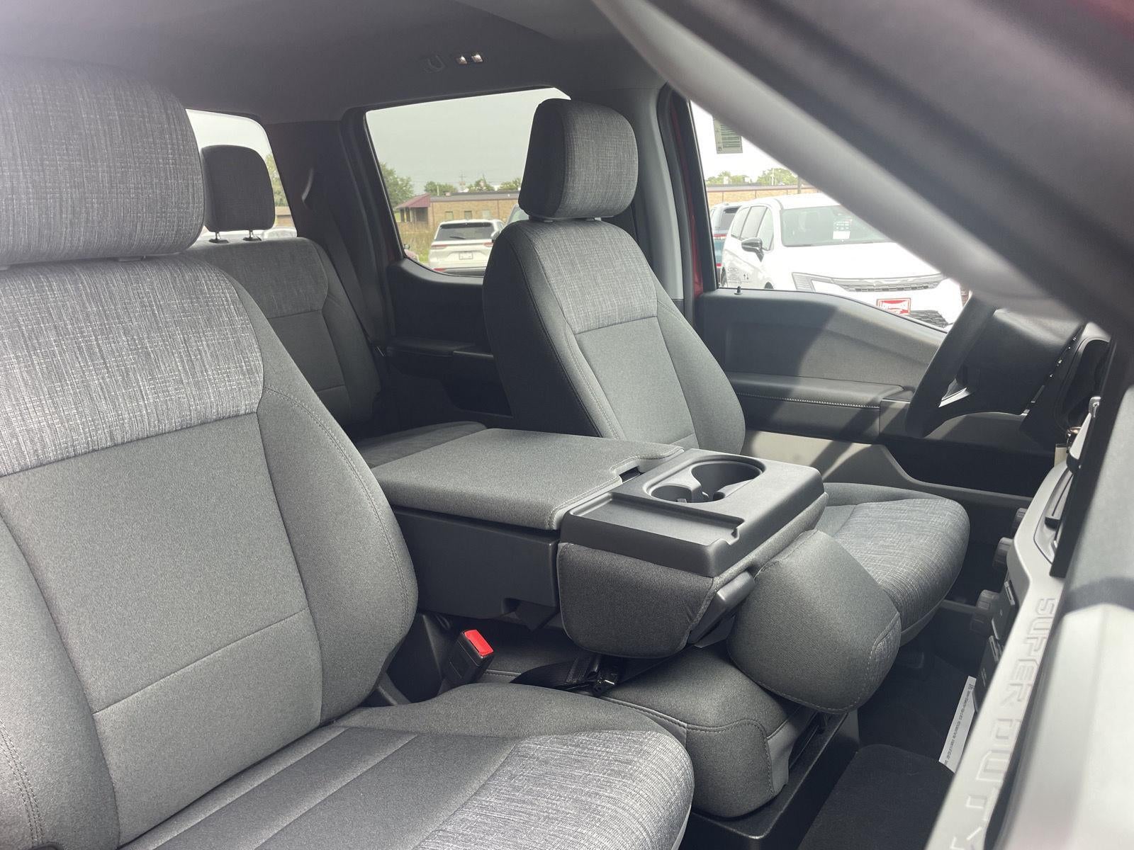 2027 Ford Super Duty F-350 DRW XLT