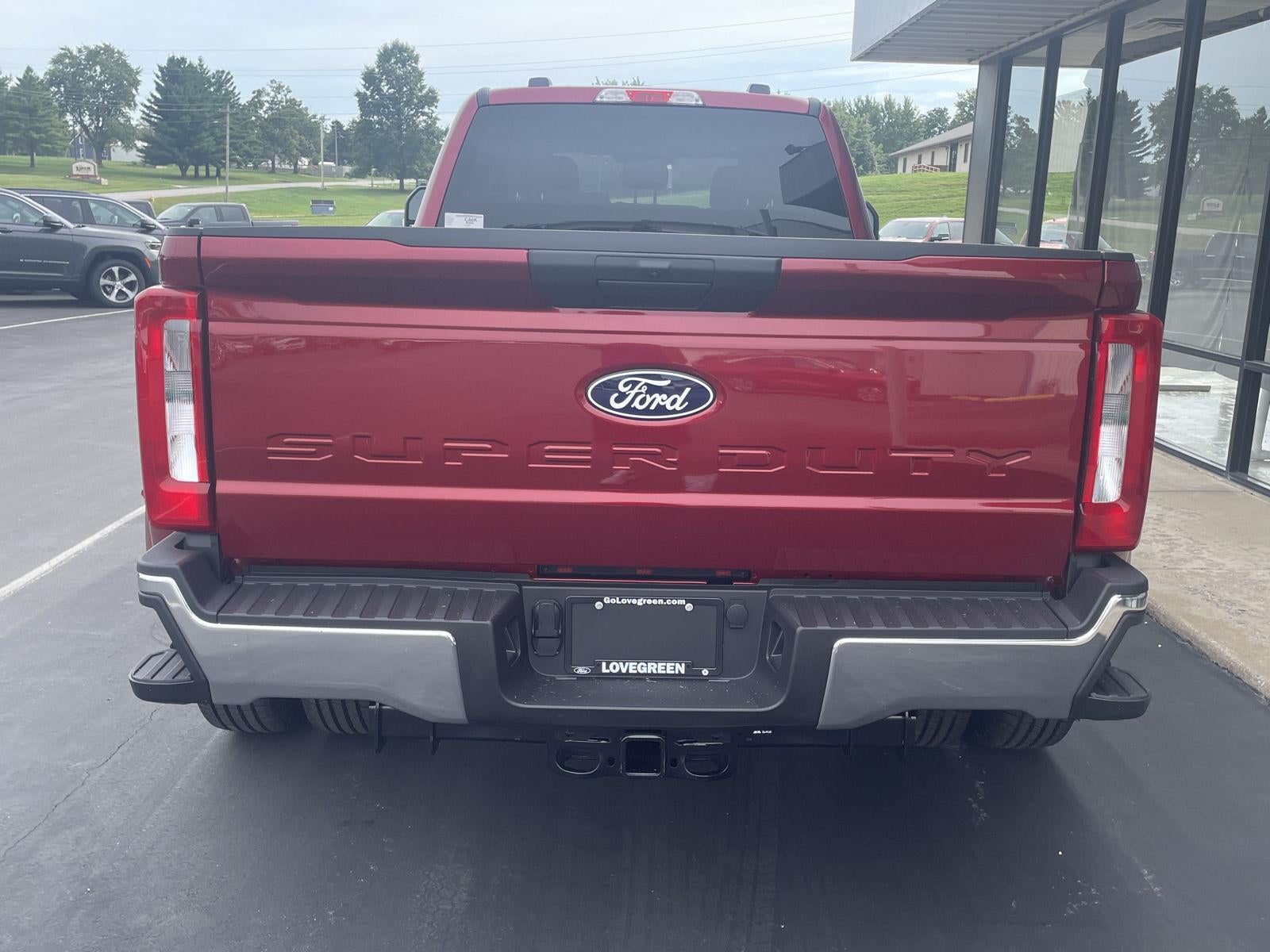 2027 Ford Super Duty F-350 DRW XLT