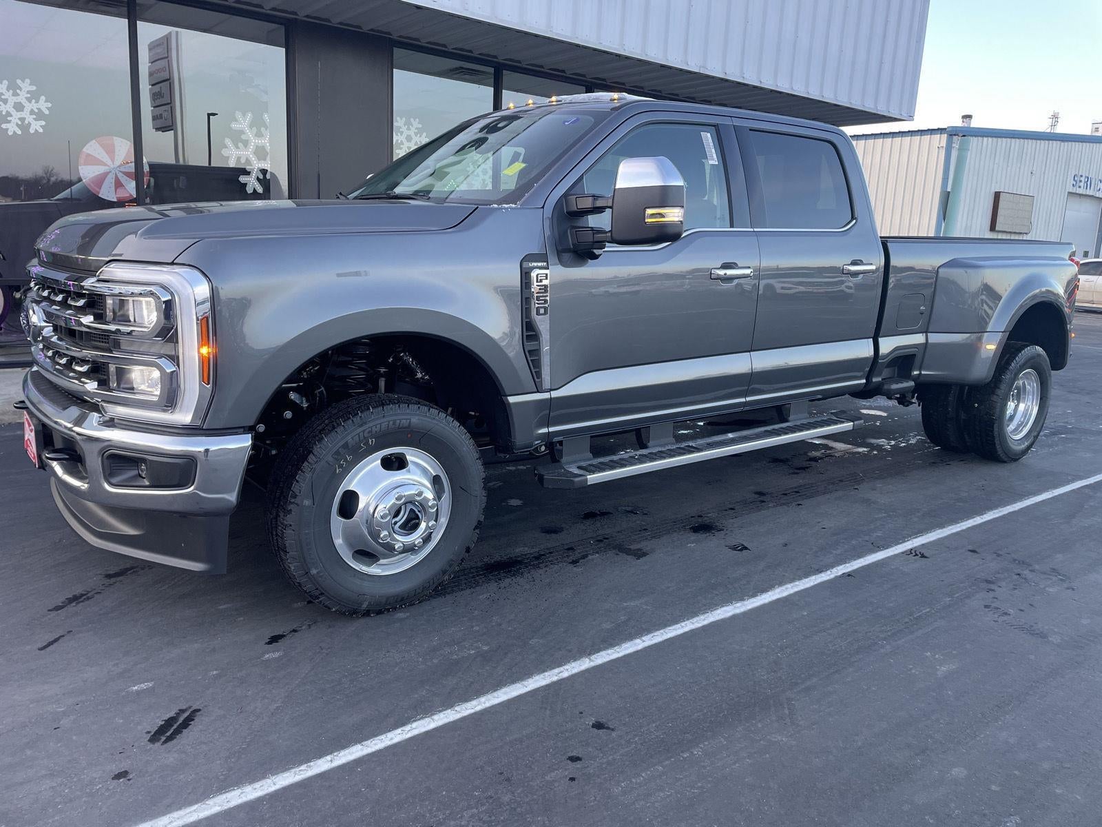 2026 Ford F-350 Super Duty Lariat