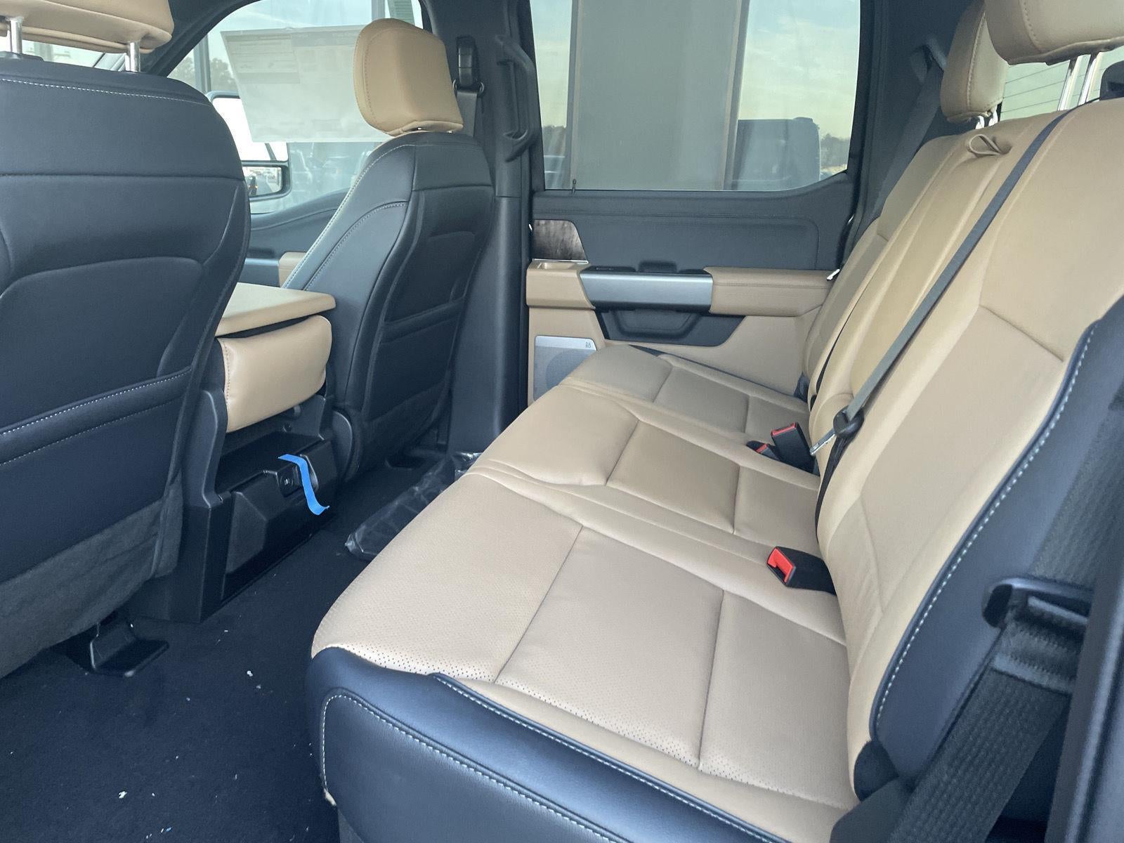 2026 Ford Super Duty F-350 DRW LARIAT