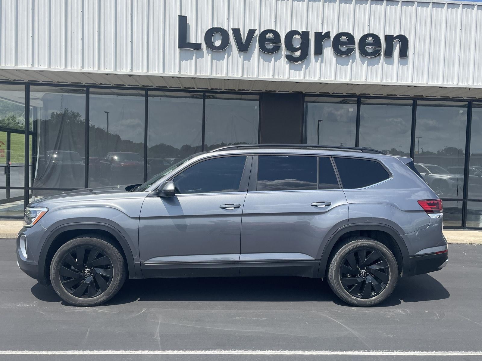 2024 Volkswagen Atlas 2.0T SE w/Technology