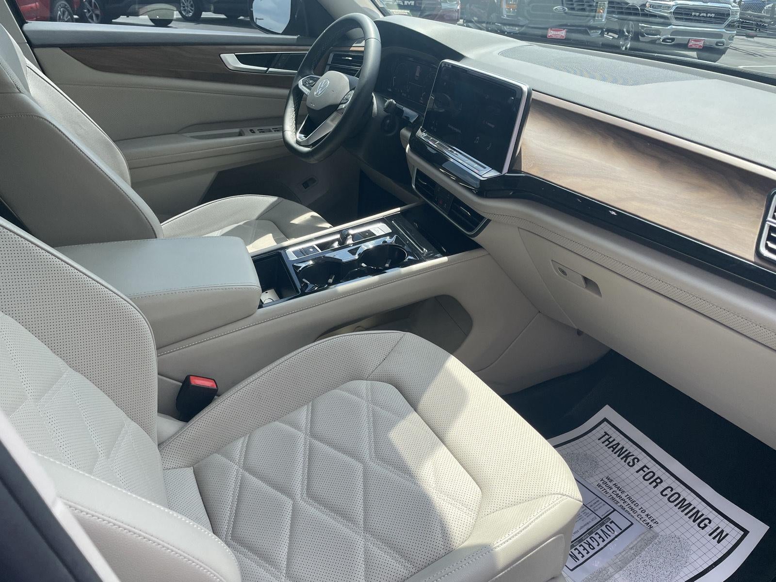 2024 Volkswagen Atlas 2.0T SE w/Technology