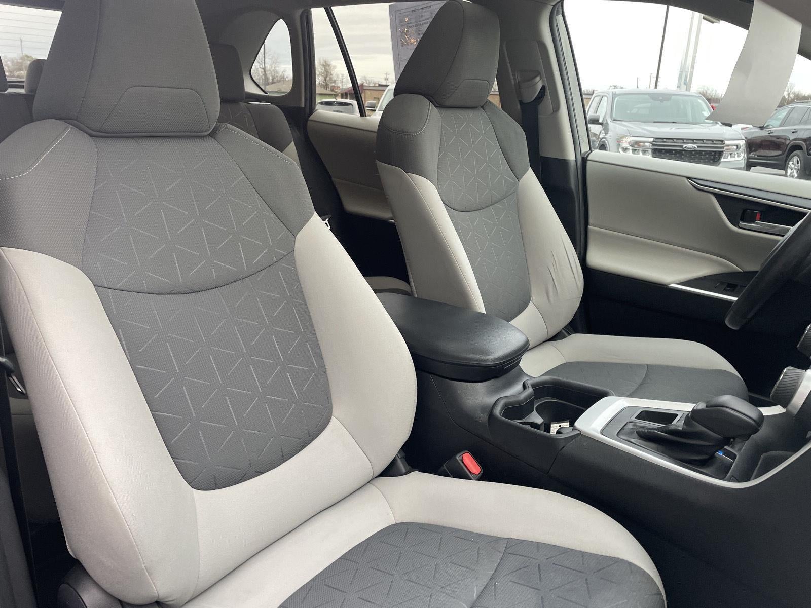 2020 Toyota RAV4 XLE