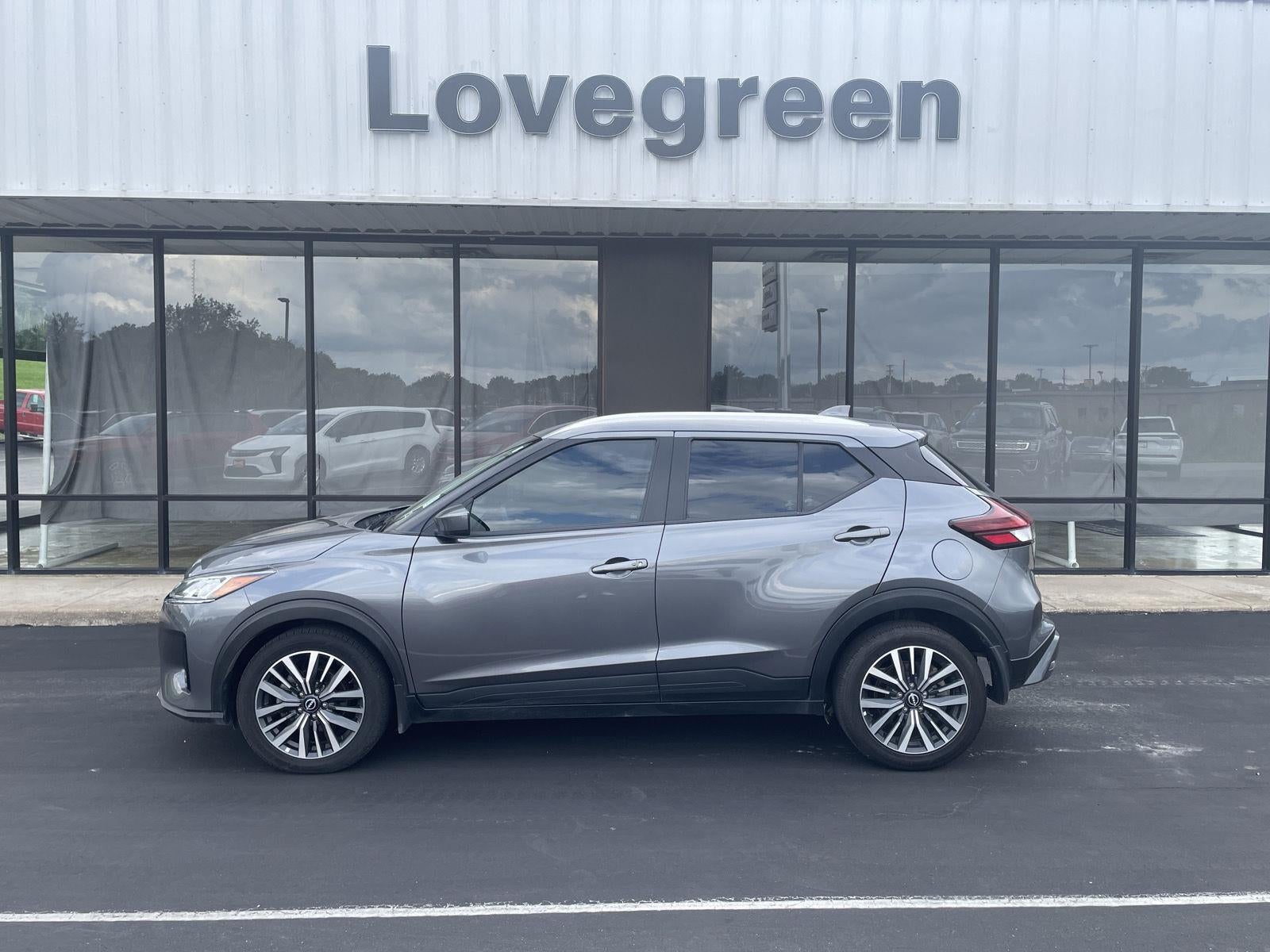 2022 Nissan Kicks SV