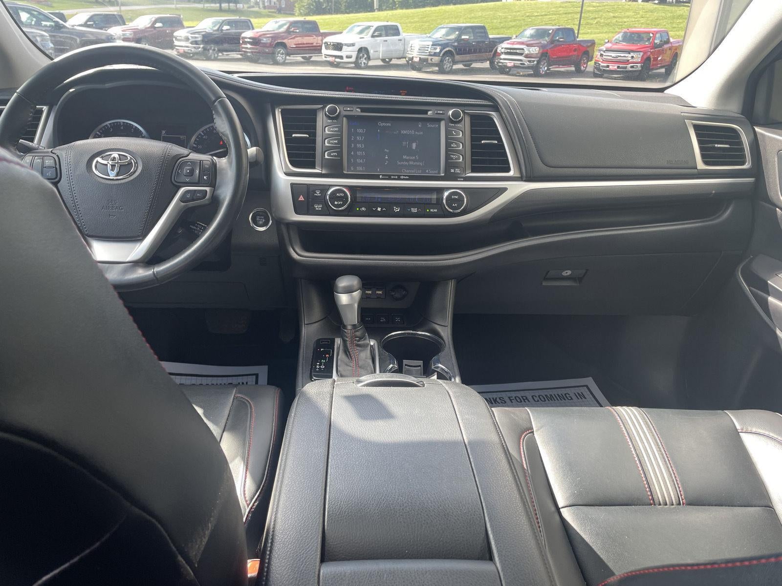 2019 Toyota Highlander SE