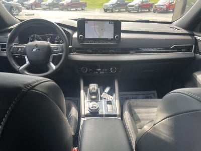2023 Mitsubishi Outlander SE