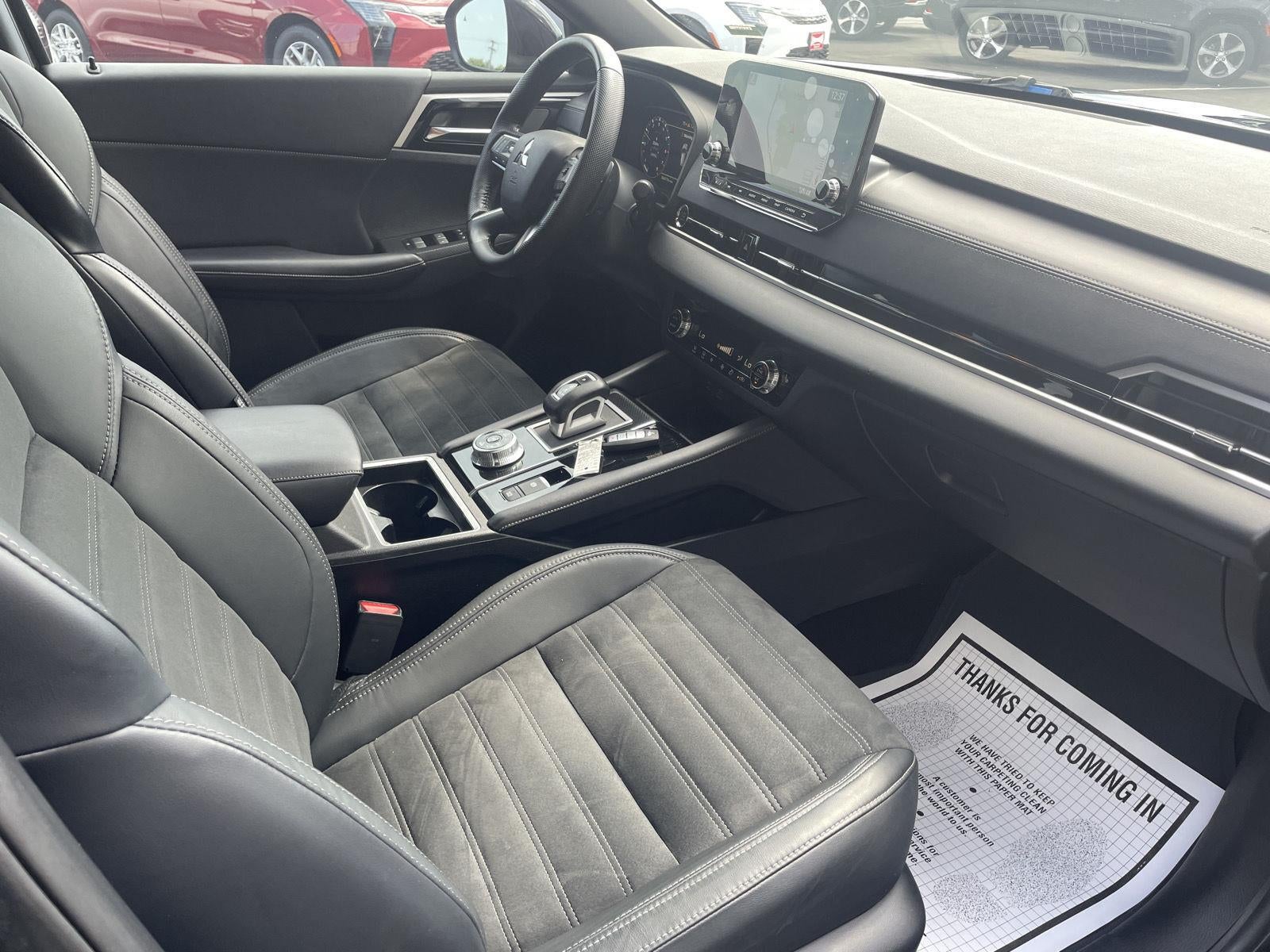 2023 Mitsubishi Outlander SE